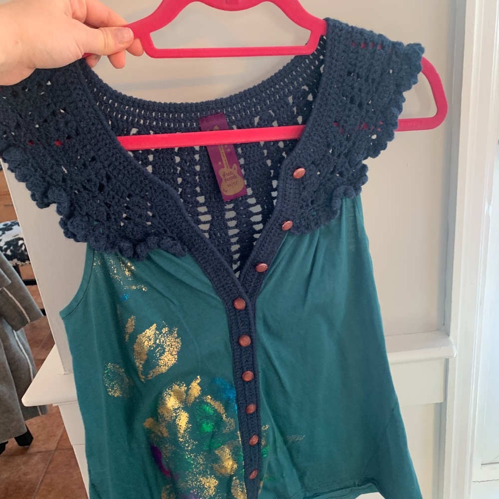 Crochet back spring top